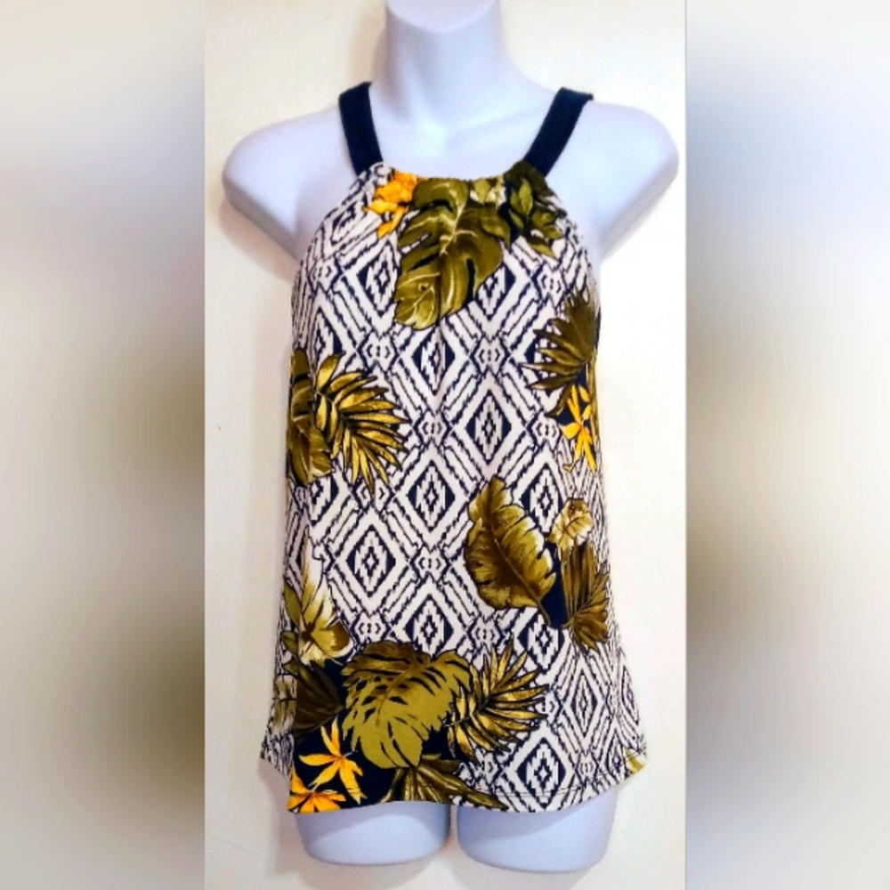 🛍️ BUNDLE ONLY🛍️Perseption Black and Green Leaf Print Halter Top